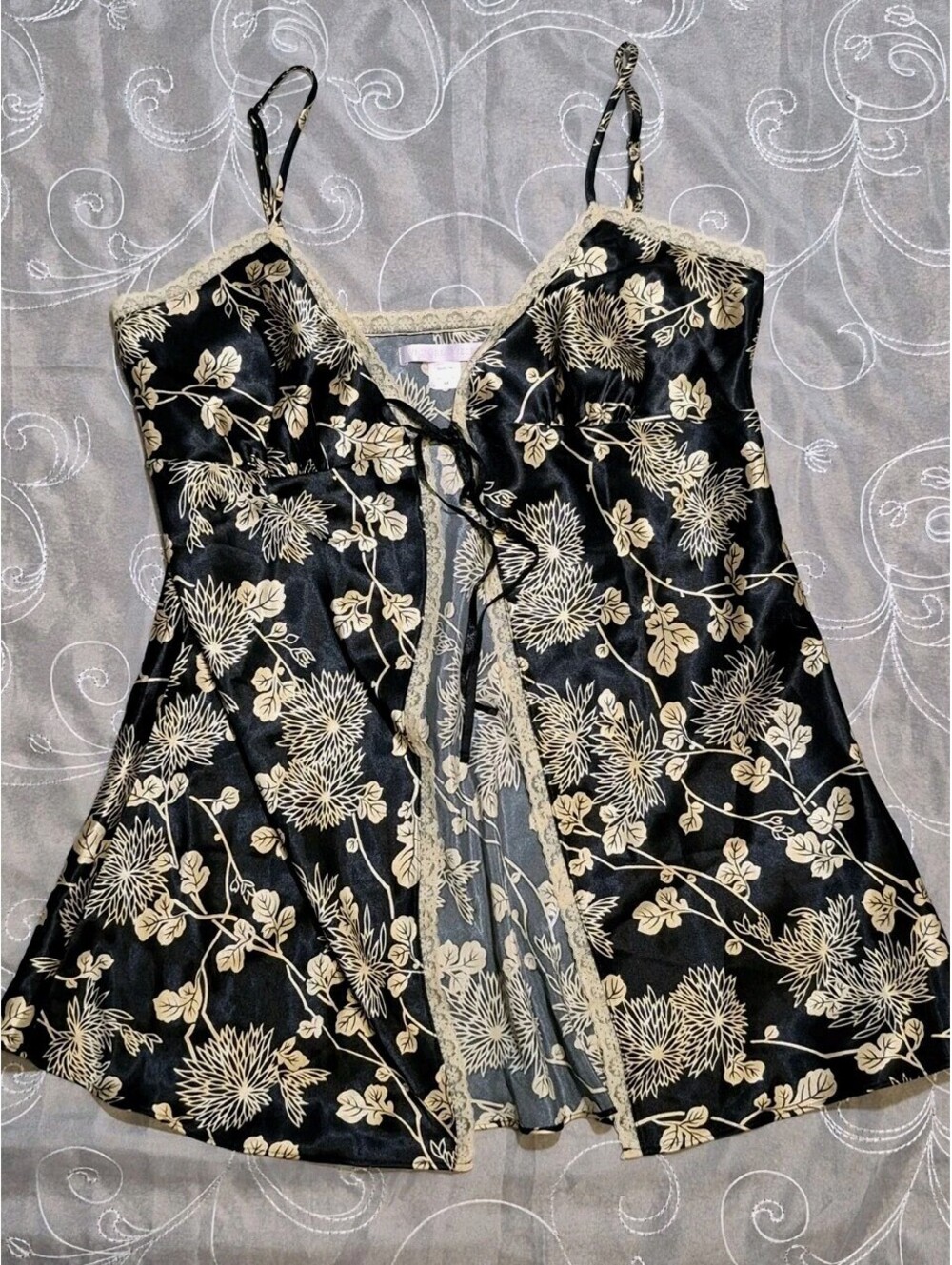 Victoria's Secret Lace Satin Nighty Women's Sz M Black Gold Tie Lingerie Floral